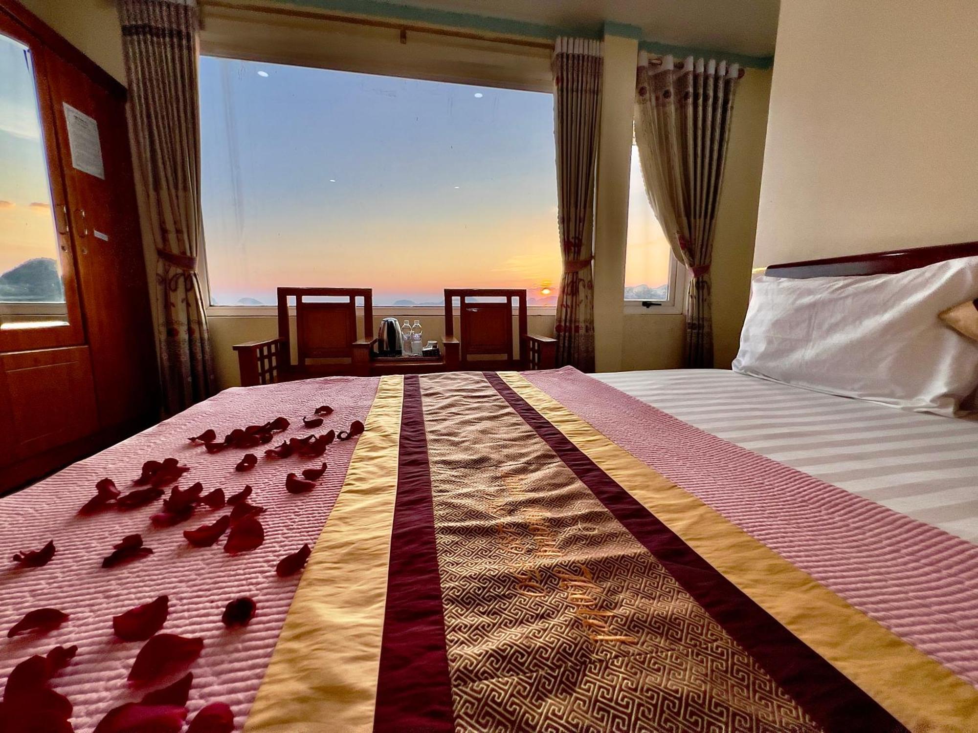 Manh Vuong Hotel Catba Dong Khe Sau 외부 사진